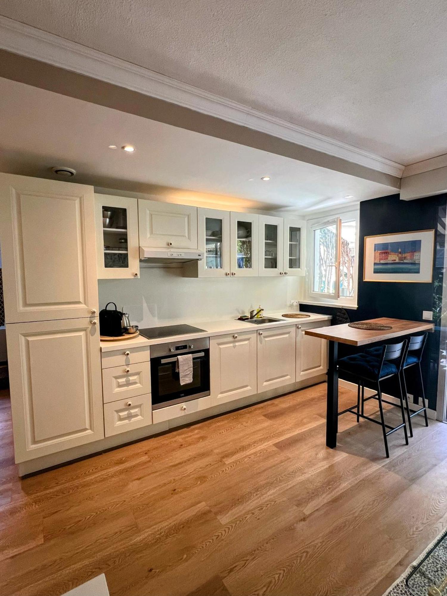 Superbe Appartement Avec Terrasse Jardin Et Parking Prive Saint Tropez Bagian luar foto