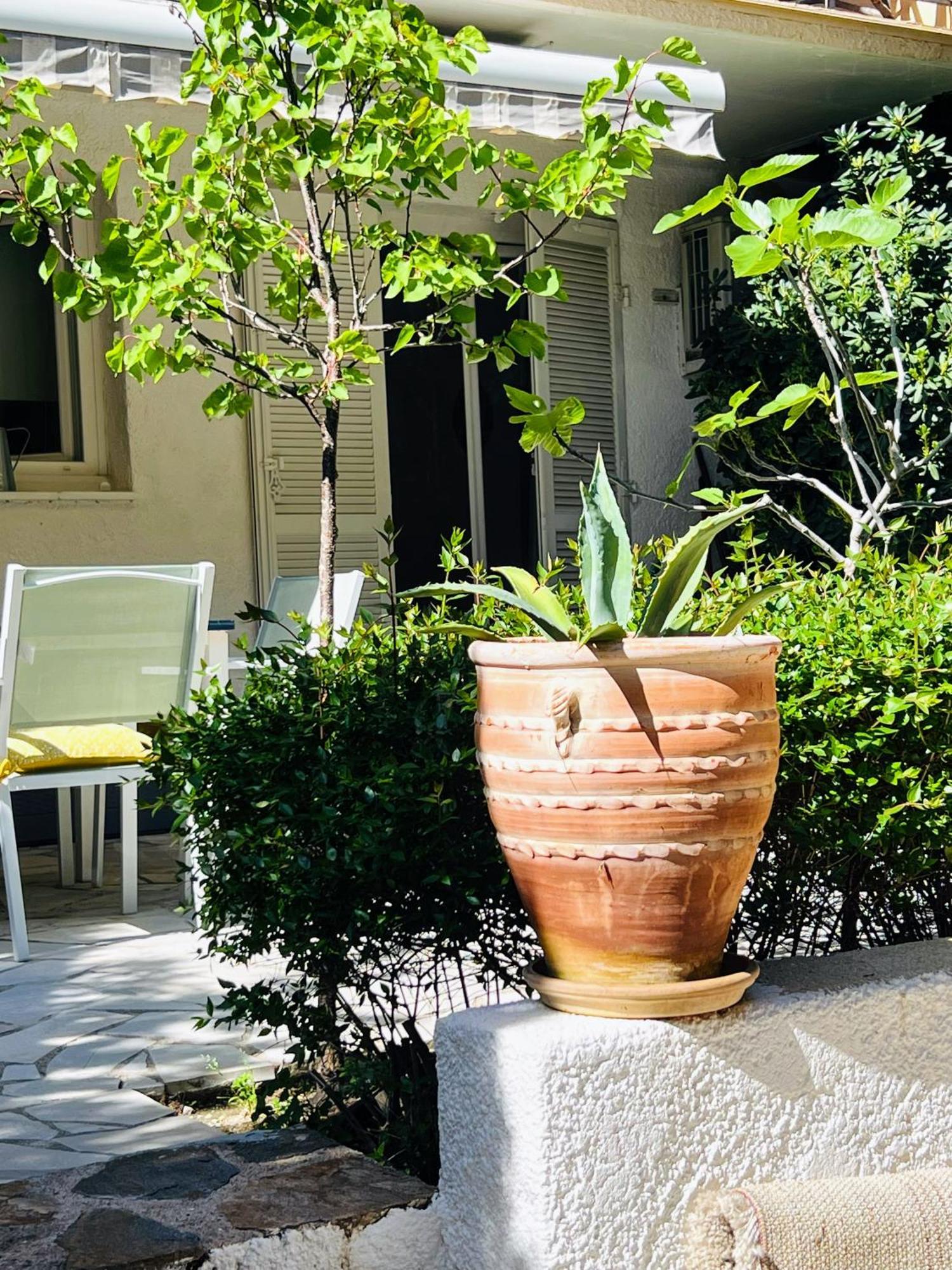 Superbe Appartement Avec Terrasse Jardin Et Parking Prive Saint Tropez Bagian luar foto