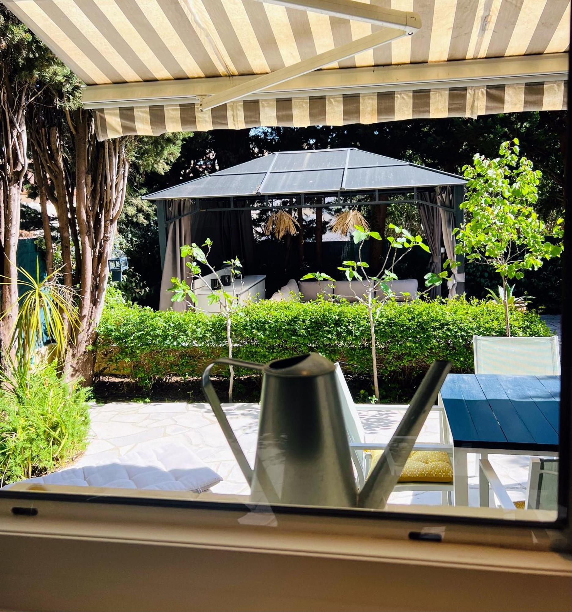 Superbe Appartement Avec Terrasse Jardin Et Parking Prive Saint Tropez Bagian luar foto